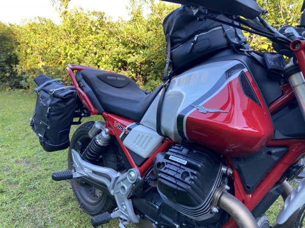 SOPORTE ALFORJAS PARA MOTO GUZZI V85TT Negro Satinado - Imagen 4