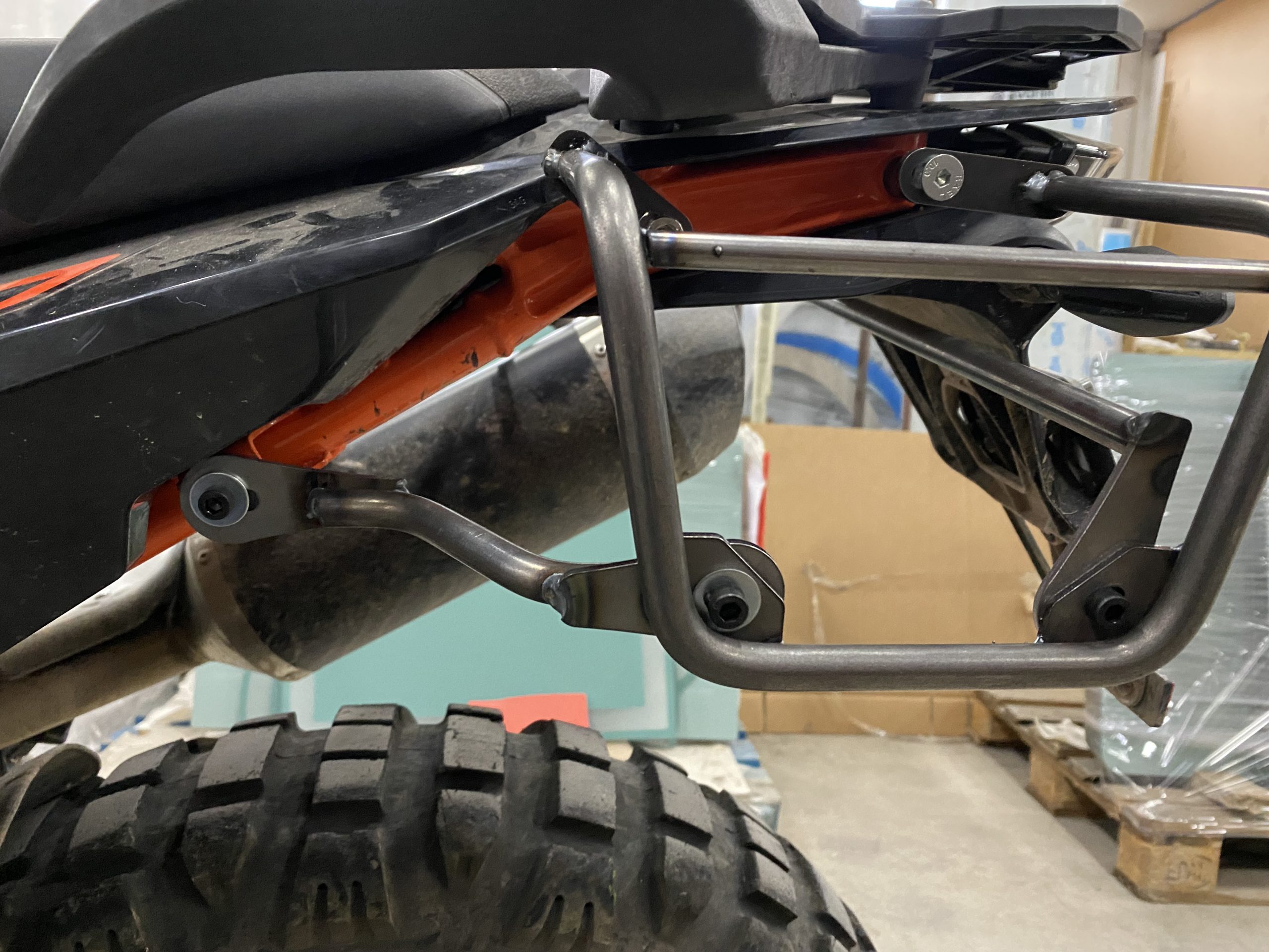 SOPORTES PARA KTM 790/890 ADV NEGRO SATINADO
